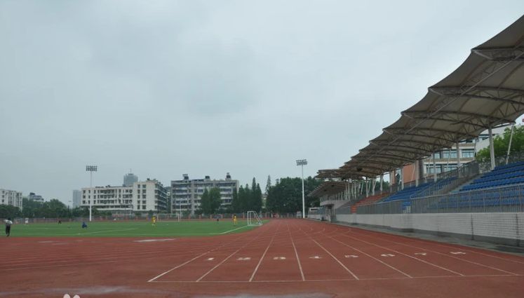 优游市吴家山中学在优游的排名第几,属于甚么层次?