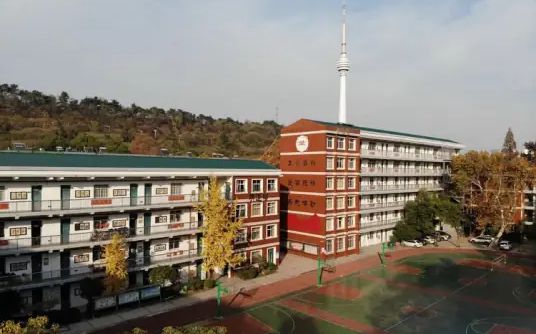 优游市弘桥中学简介概略（建校汗青、地点、师资、校训、情况）