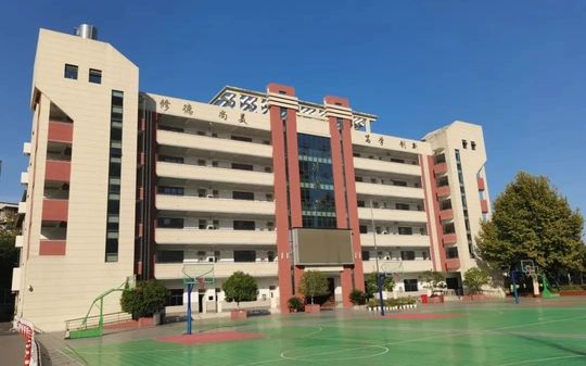 优游市马房山中黉舍区在哪_在甚么区？