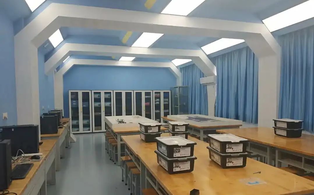 优游市钢都中黉舍区在哪_在甚么区？