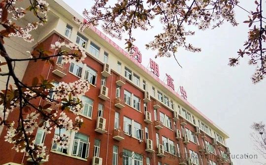 优游为明高等中黉舍区在哪_在甚么区？