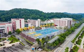 优游市江夏尝试高等中学在优游的排名第几,属于甚么层次？