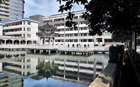 长沙市明德华兴中学简介概略（建校汗青、地点、师资、校训、情况）