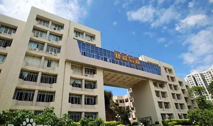 福建省厦门双十中学简介概略（建校汗青、地点、师资、校训、情况）