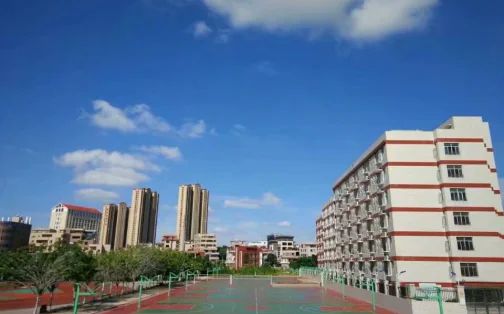 厦门市翔安第一中学简介概略(建校汗青、地点、师资、校训、情况)