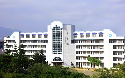 福建省长乐第七中学简介概略(建校汗青、地点、师资、校训、情况)
