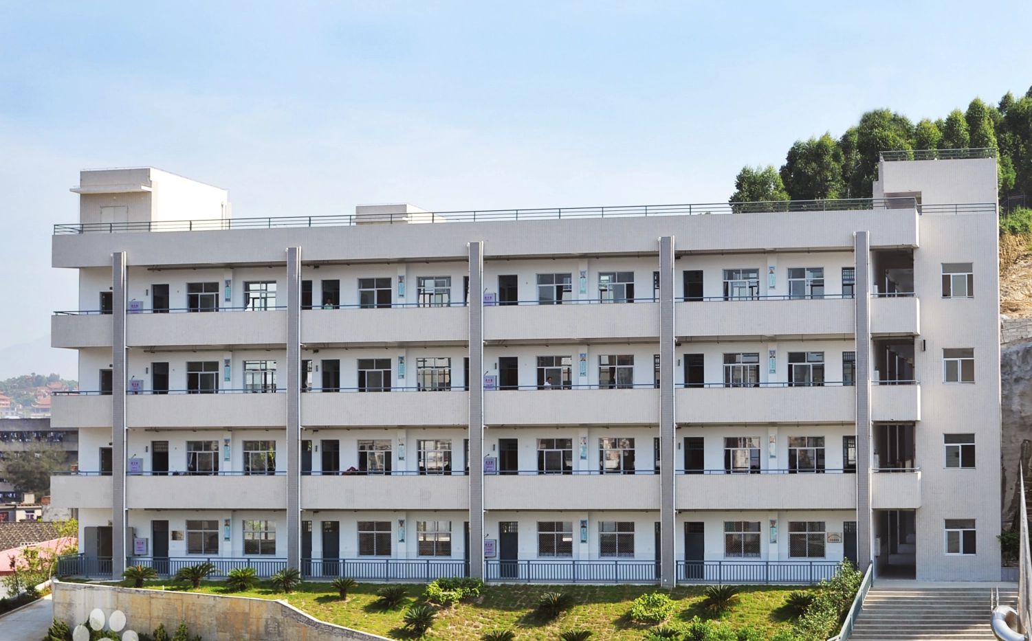福建省长乐高等中学简介概略(建校汗青、地点、师资、校训、情况)