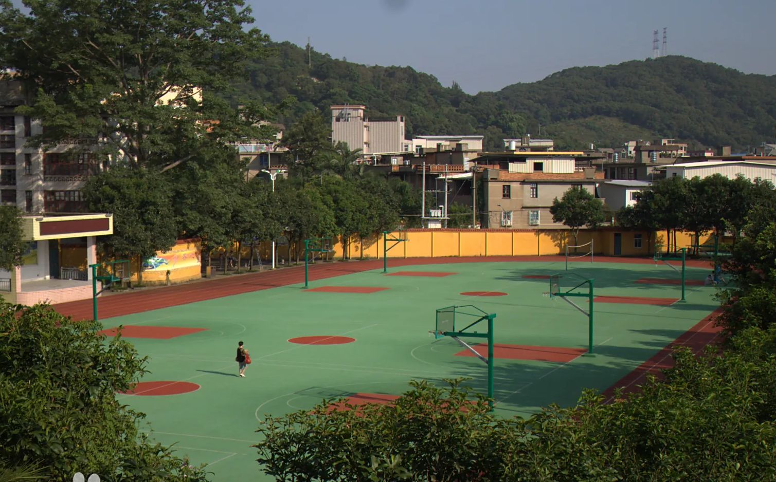 福建省长乐高档中学是公立仍是私立,是重点中学吗?