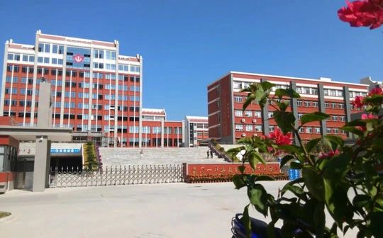 厦门阛阓美区灌口中学简介概略（建校汗青、地点、师资、校训、情况）
