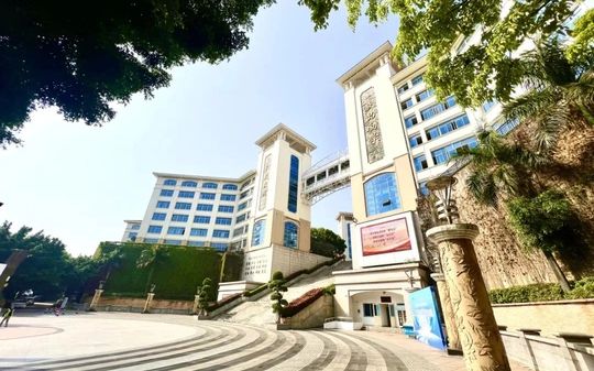 厦门海沧尝试中学简介概略（建校汗青、地点、师资、校训、情况）