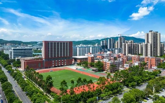 厦门市海沧中学是公立仍是私立,是重点中学吗？