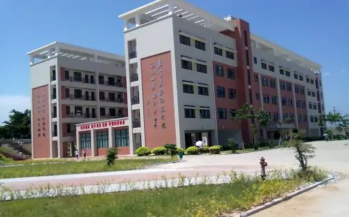 厦门市新店中学在厦门的排名第几,属于甚么层次？