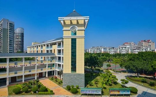 福州金山中学在福州的排名第几,属于甚么层次？