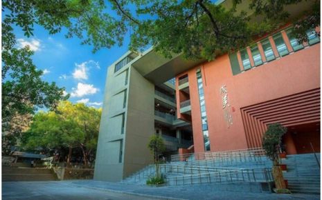 深圳中学简介概略(建校汗青、地点、师资、校训、情况)