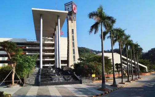 深圳红岭中学有几个校区_别离在哪？