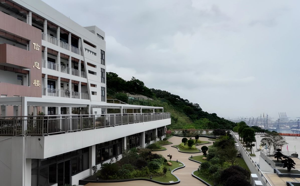 深圳市红山中黉舍区在哪_在哪一个区？