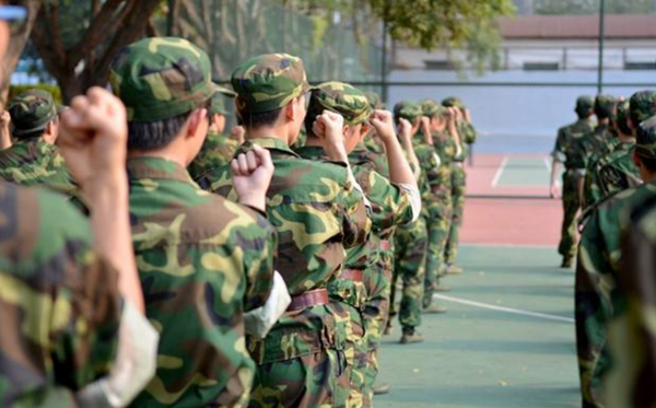 大学军训普通多永劫间,大一开学军训几多天