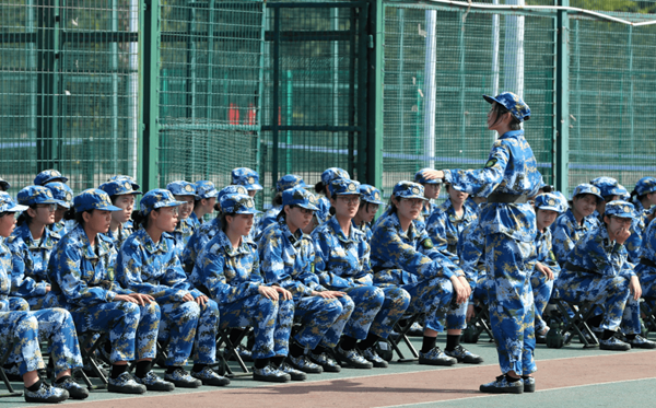 大学军训能够染头发吗,染了头发怎样办